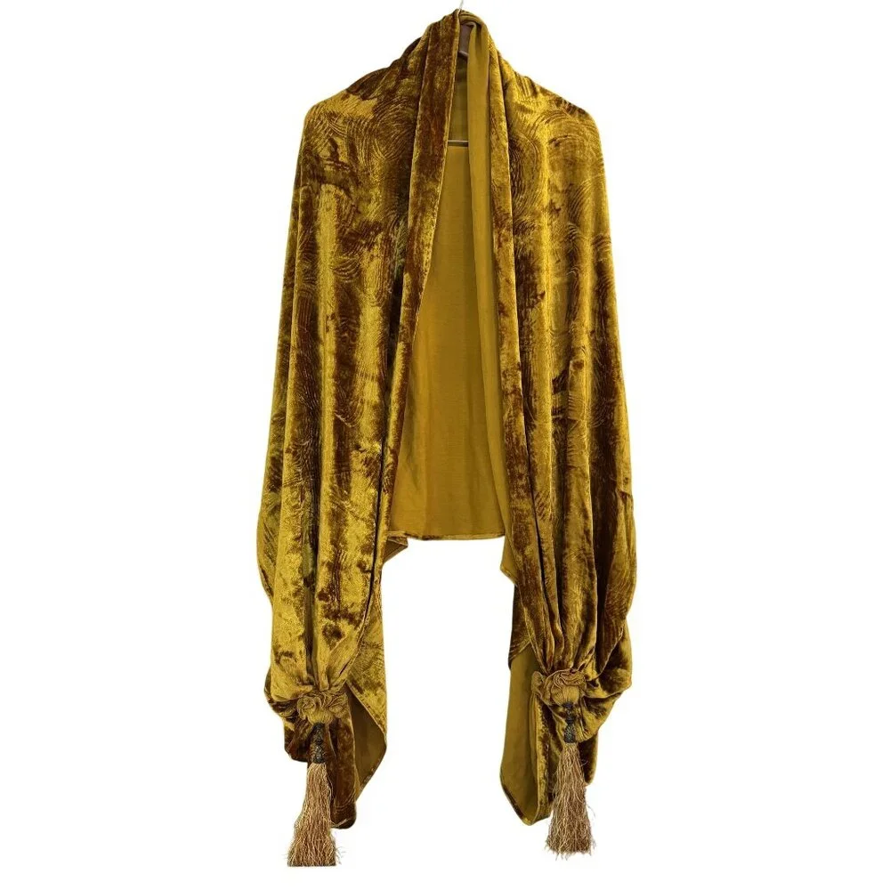 Vtg Unbranded Gold Crushed Velvet TasselShawl Wrap Cape Boho Opera Evening Stole - Picture 4 of 10